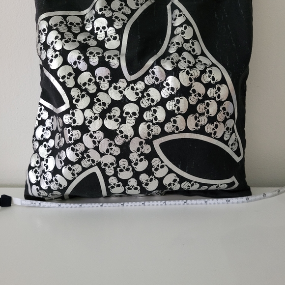 Skull 💀☠️ tote - Picture 2 of 3